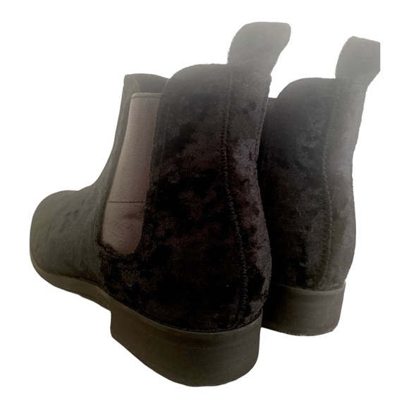 Tom’s Ella Chelsea Boots 8.5W Black Crushed Velvet Slip On Flats - Picture 5 of 8